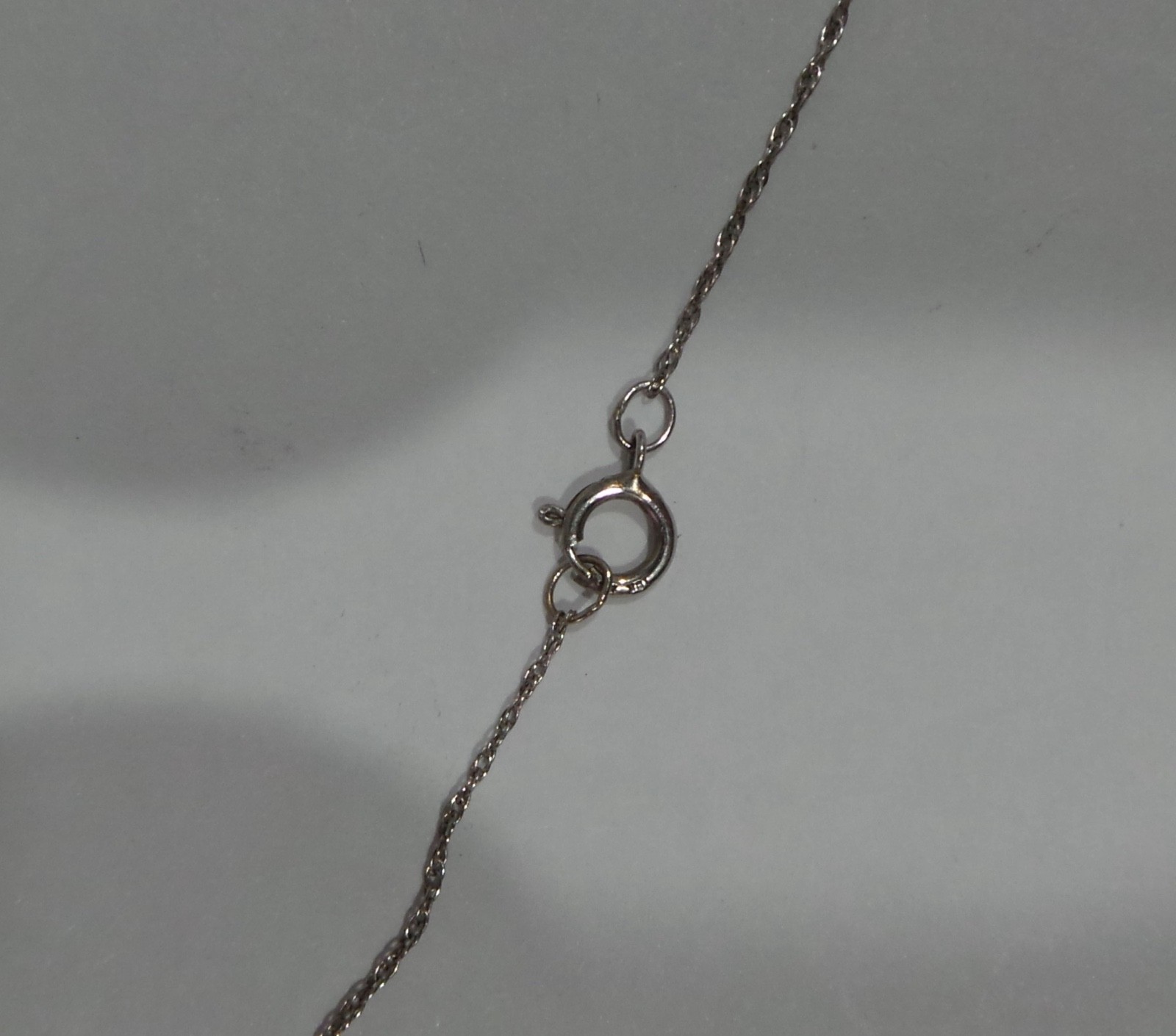 14k White Gold 19″ Thin Necklace & Platinum Triple Diamond Pendant .25ct 2.18g