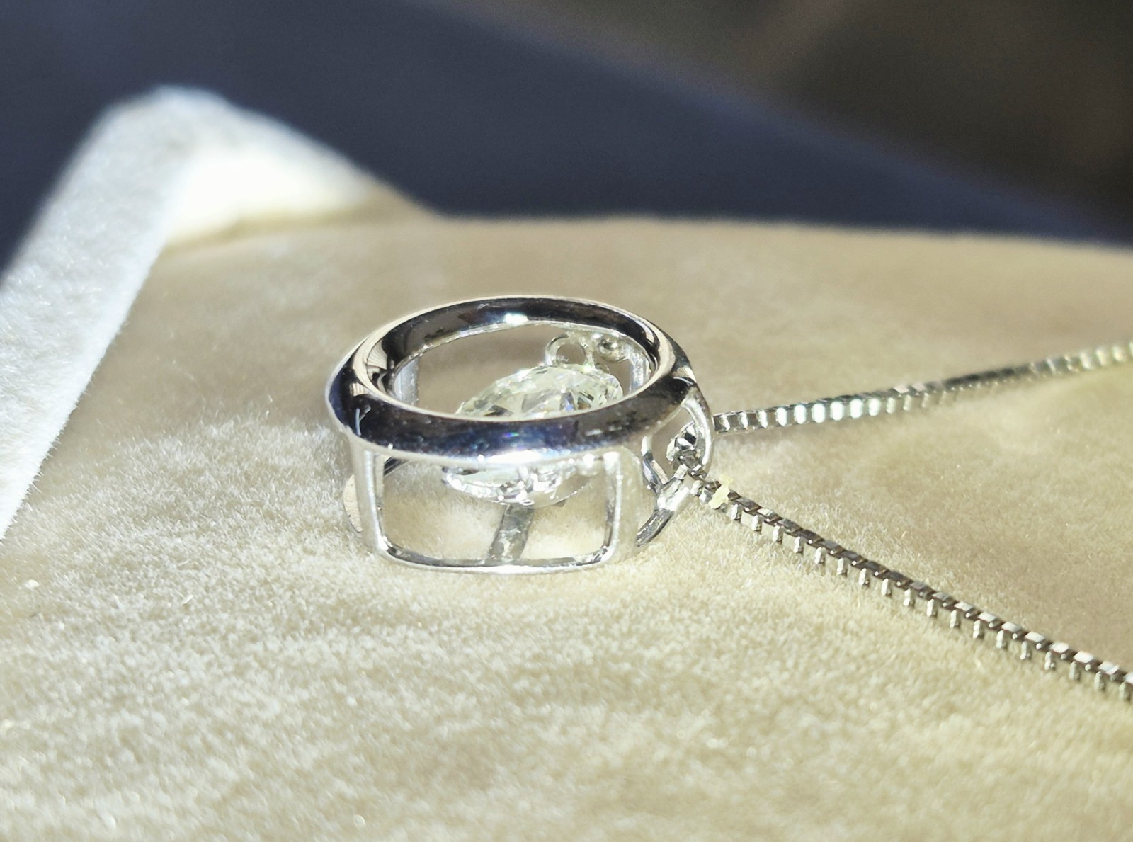 AMAZING HUGE PLATINUM COLORLESS EARTH MINED 1.19ct DIAMOND MOTION NECKLACE $9600