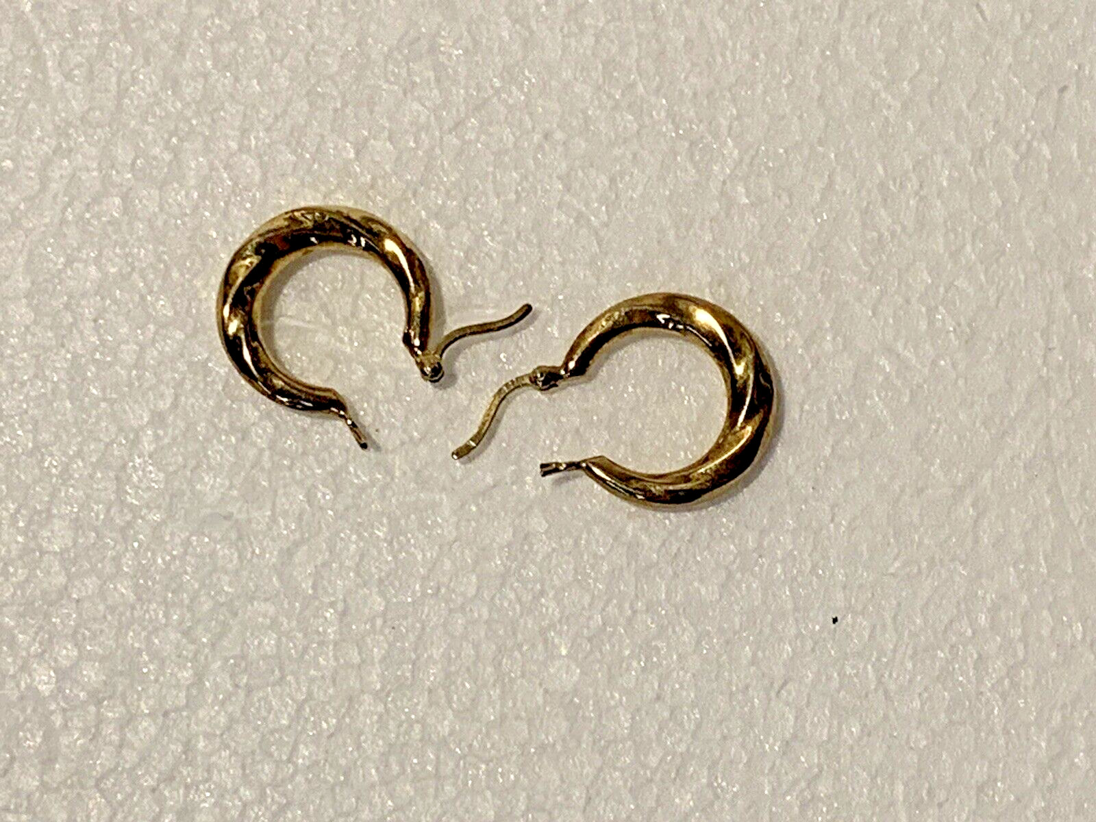 VTG PAIR Goldtone SILVER EARRINGS MARKED 925 ITALY USE Scrap Jewelry 2 Grams