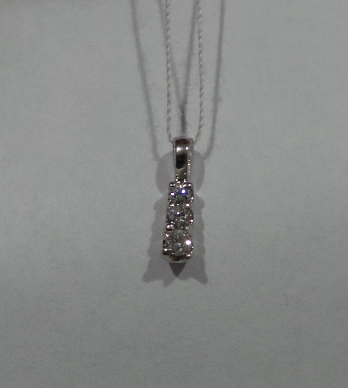 14k White Gold 19″ Thin Necklace & Platinum Triple Diamond Pendant .25ct 2.18g