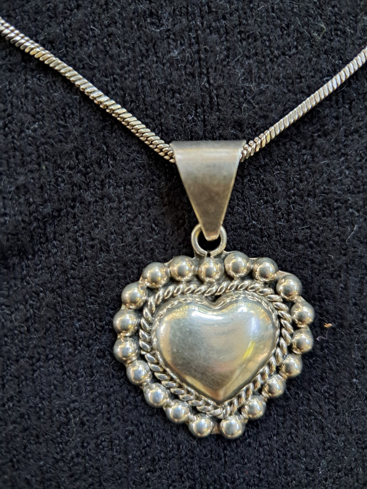 925 silver chain with heart pendant, made in Mexico, 11.5 inches.