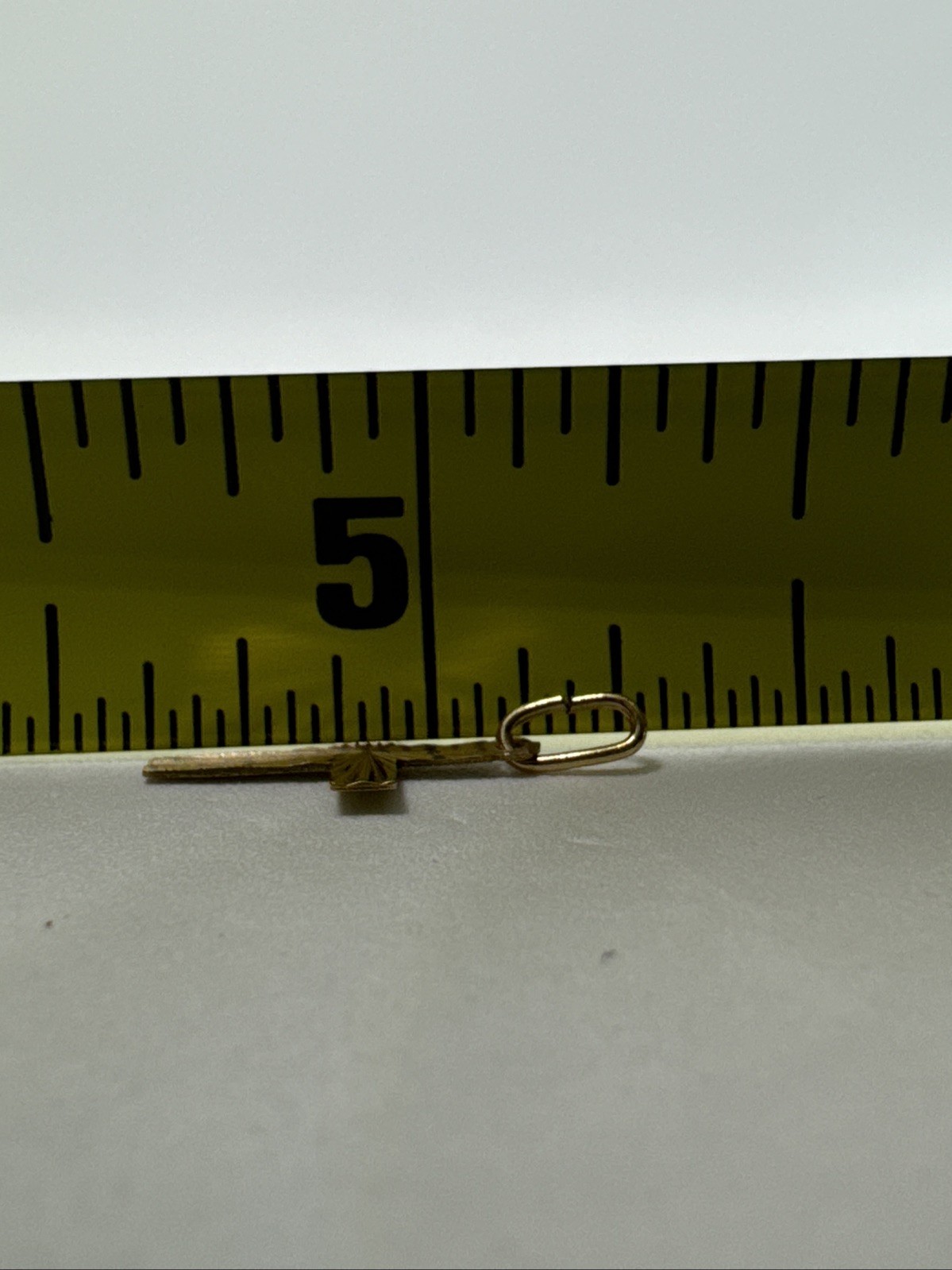 BEAUTIFUL 14k YELLOW GOLD DESIGNED CROSS PENDANT CHARM 14kt 585 CHRISTIAN 0.17g