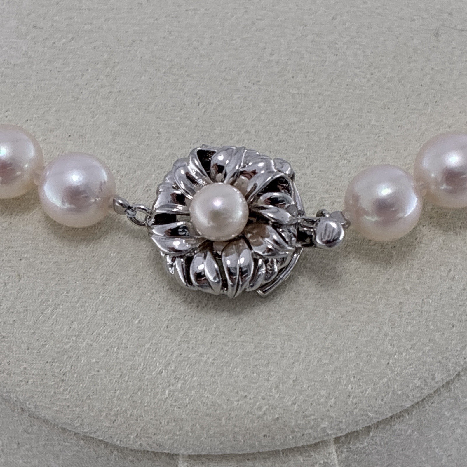 Hanadama 7.5-8mm Pearl Japanese Akoya White-Rose Necklace Silver 16.93″