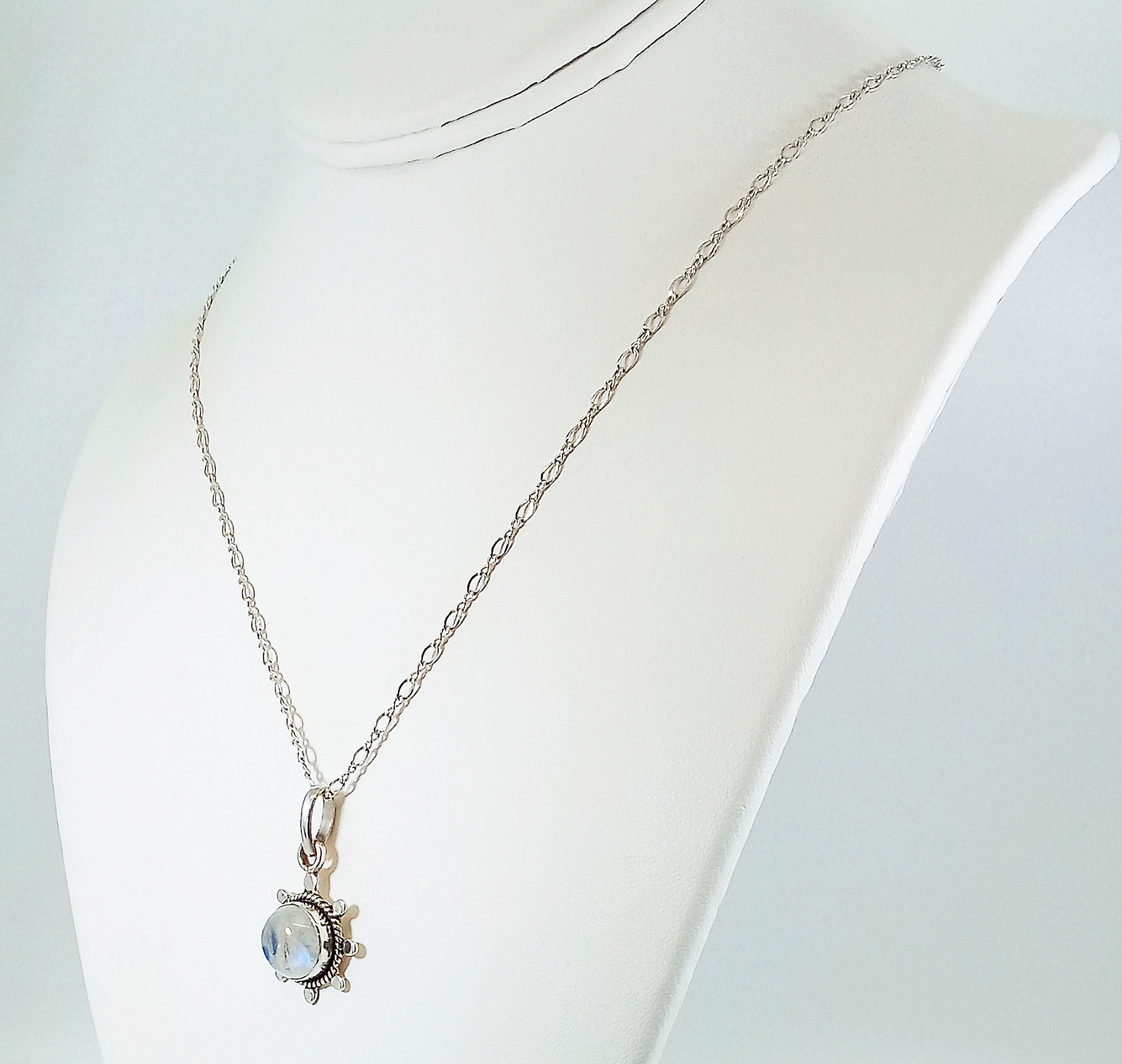 Vintage 925 Sterling Silver Flashy Rainbow Moonstone Necklace