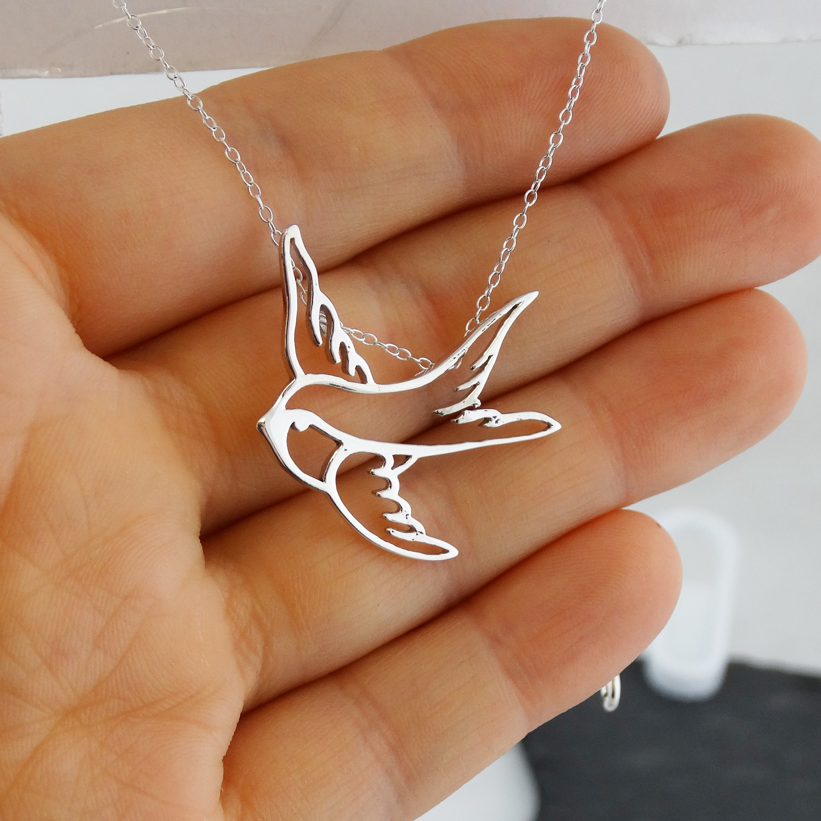 Soaring Sparrow Bird Necklace – 925 Sterling Silver – Outline Pendant Birds NEW