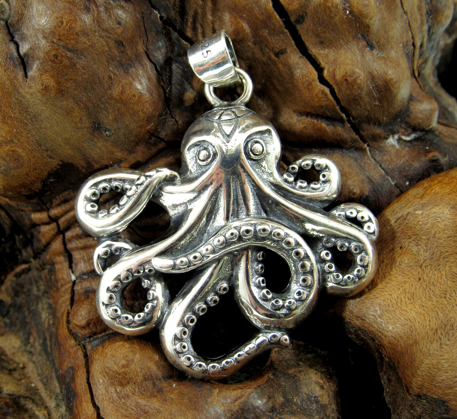 Handcrafted Solid 925 Sterling Silver Octopus Cephalopod With Tentacles Pendant