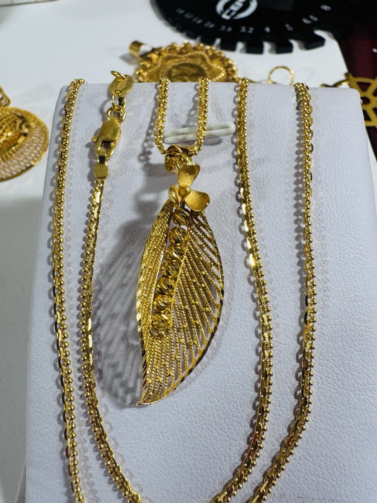 Saudi Dubai 22K Solid 916 Real Gold Flower Leaf Necklace 20” Long 8.9g 2.2mm
