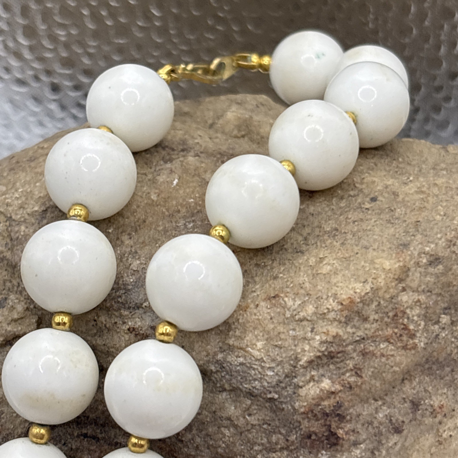 Vintage 16” Elegant White Plastic 1/2” Beads Retro MCM Fashionable Minimal #0