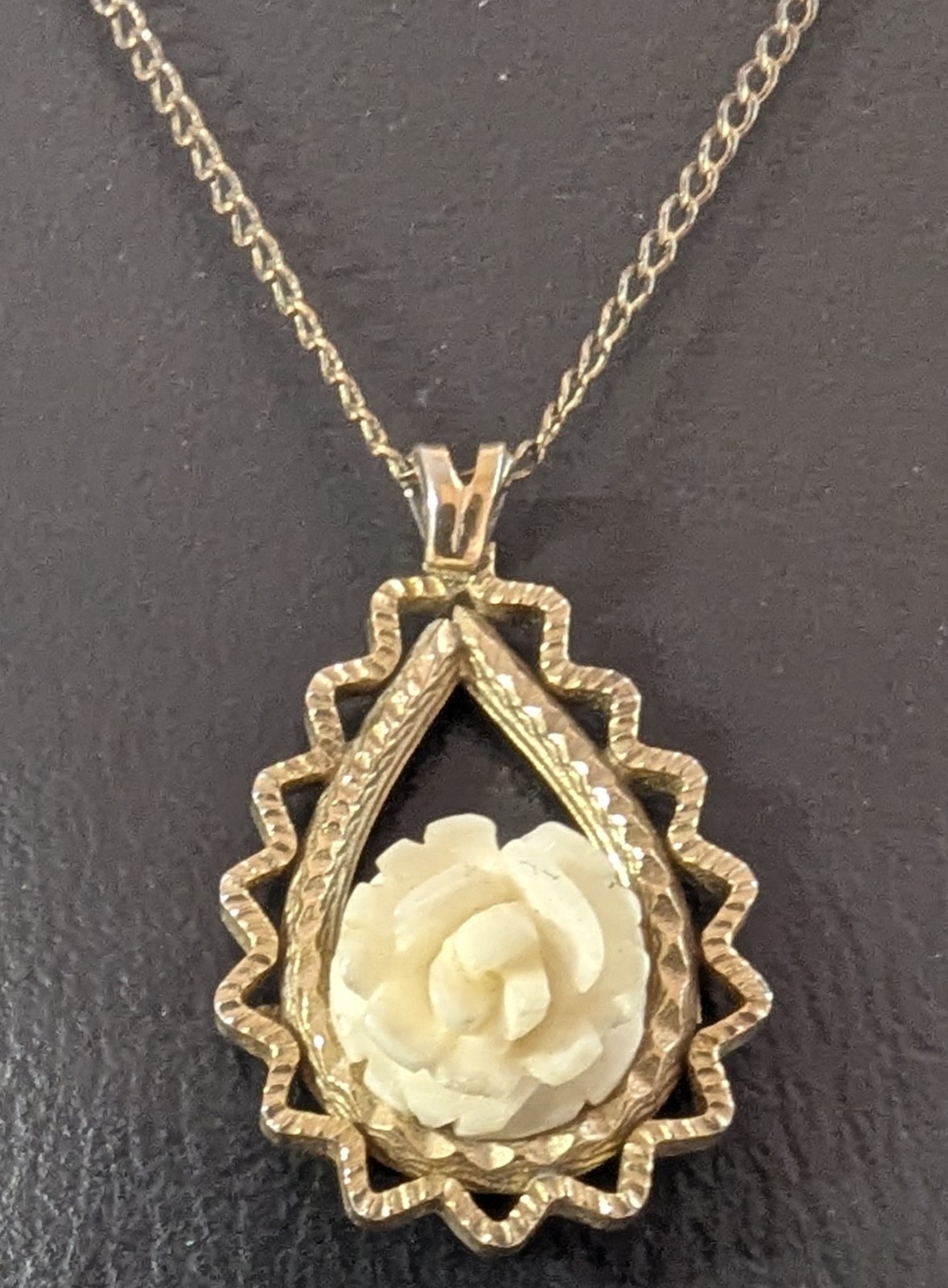 Vintage DECO 14K Gold Filled Carved Rose Teardrop Necklace – MidCentury Romantic