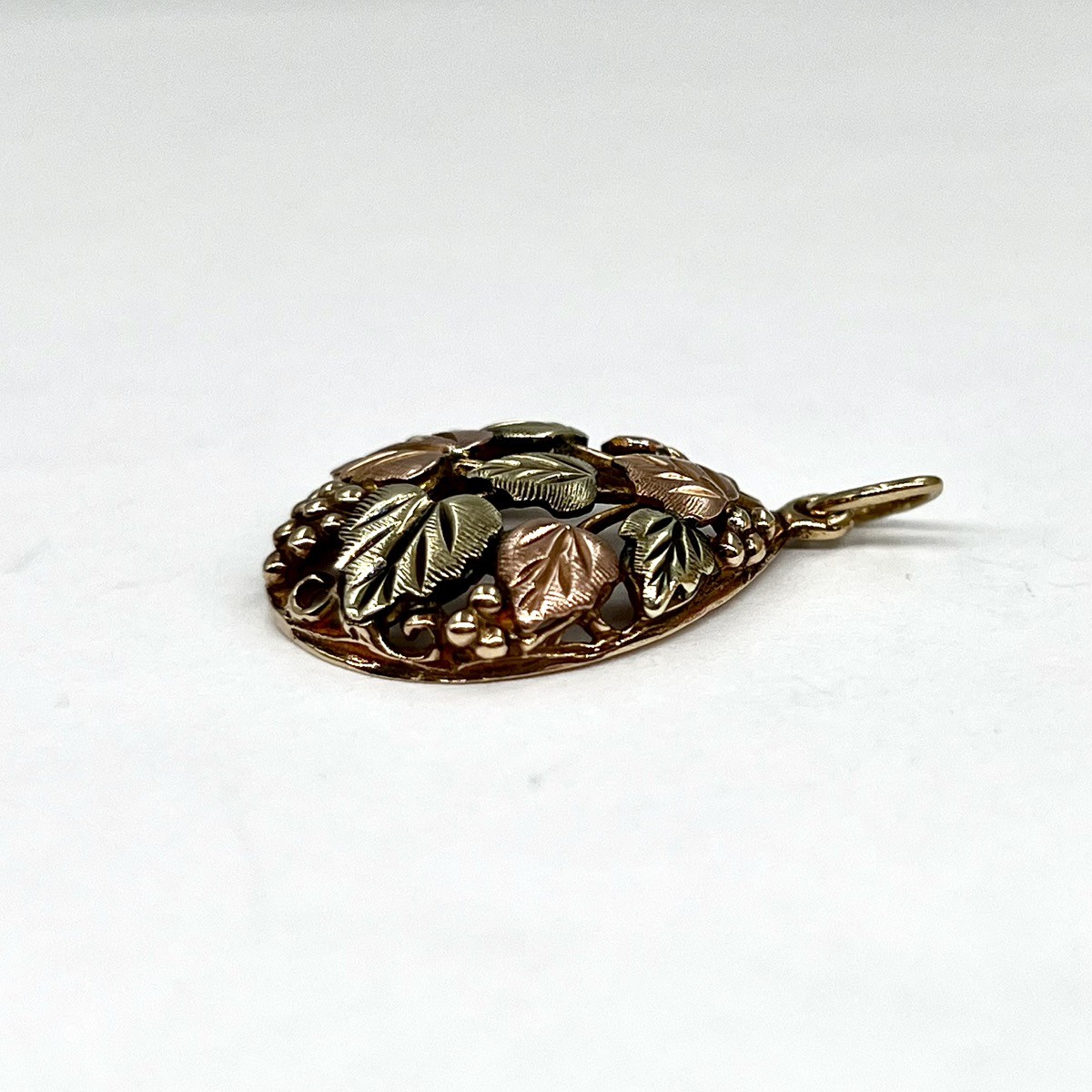 Black Hills 10k Multi-Tone Gold Grape Leaf Teardrop Autumn Pendant (I-54259)