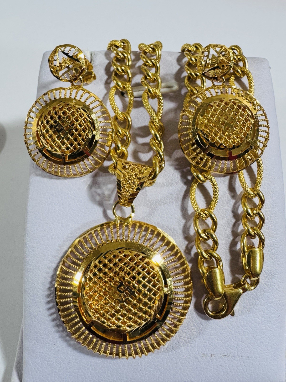 Saudi Dubai 22K Solid 916 Real Gold Round Earring Necklace 18” Long 21.45g 5.5mm