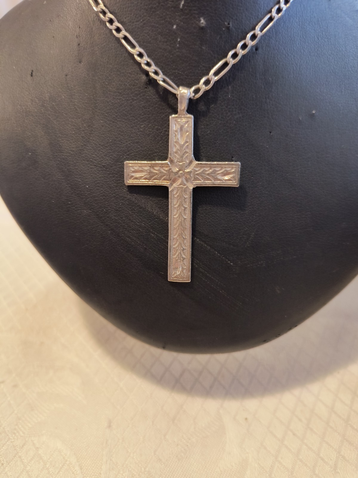 VTG Sterling Cross with Chain 24inch Male Or Female Sterling Silver Diamond Cut