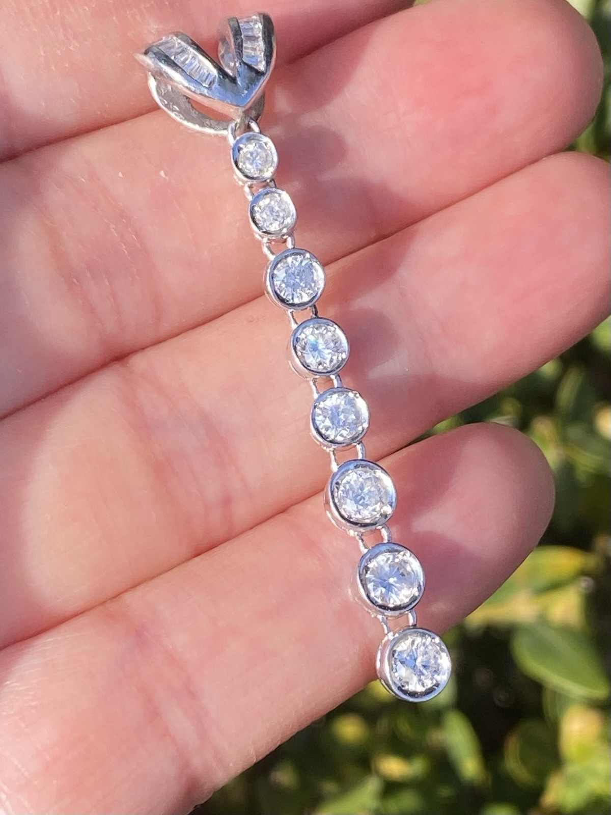 Beautiful Platinum 1.00CTW 100% Natural Diamond Drop Pendant