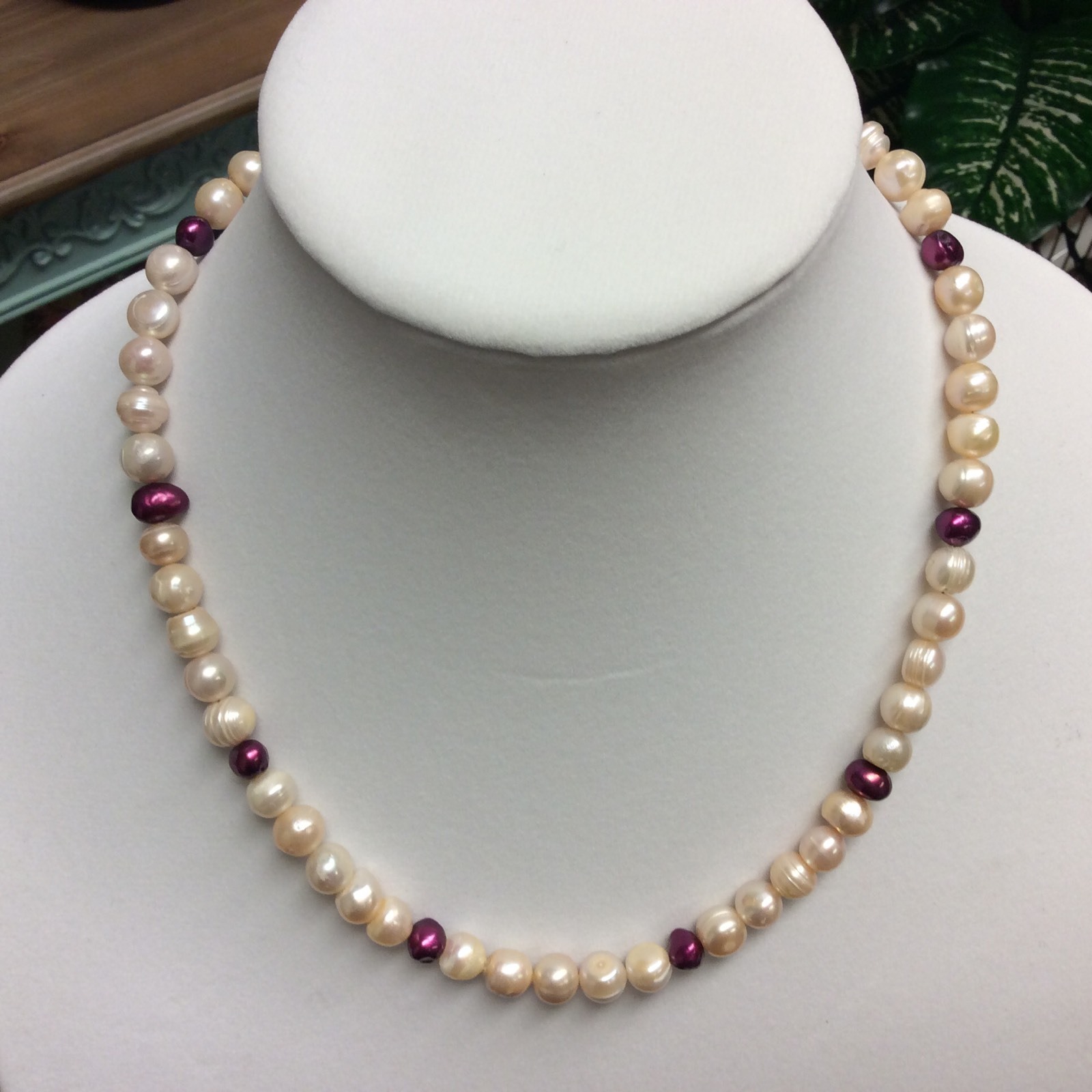 Magenta And Mauve freshwater Pearl Necklace strand/string 21″