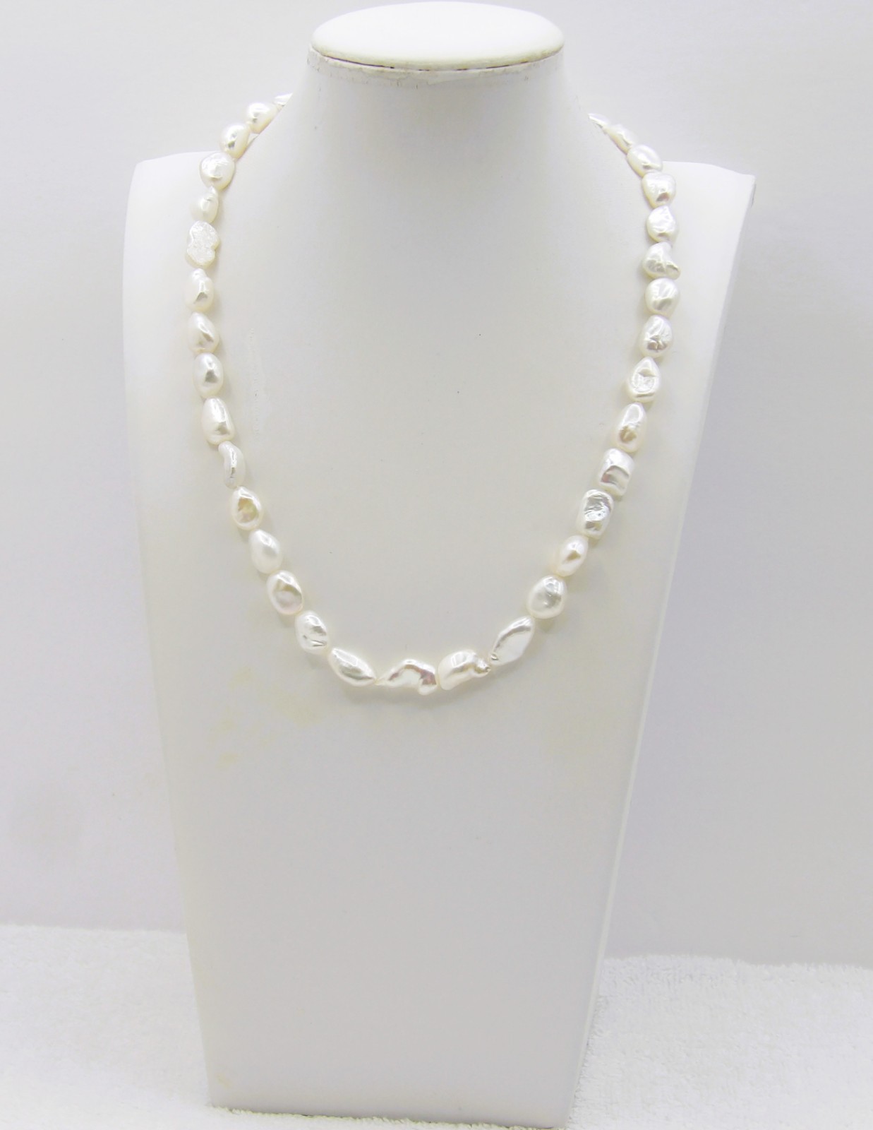18.5 inches White Quality Baroque Genuine Freshwater Pearl Women Necklace NK115