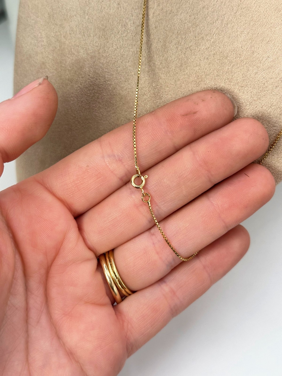 18ct Yellow Gold Box Chain – 19″, 0.9mm, 2.3g, Very Good Condition