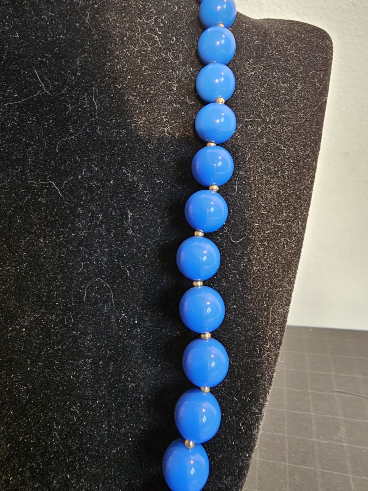 Vintage Large Blue Plastic And Small Goldtone Bead Necklace 23 Inch Long