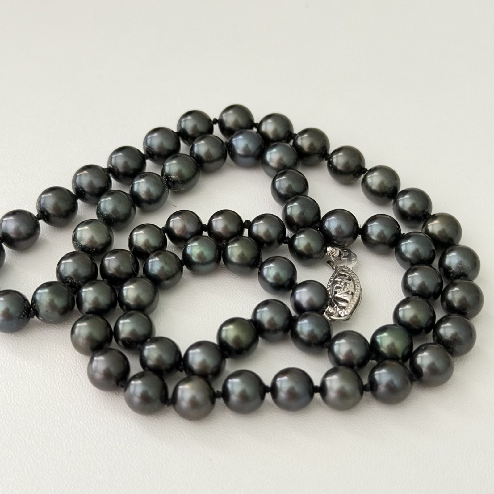 14K White Gold Genuine Black Tahitian Pearl 6MM Hand Knotted Necklace 18″