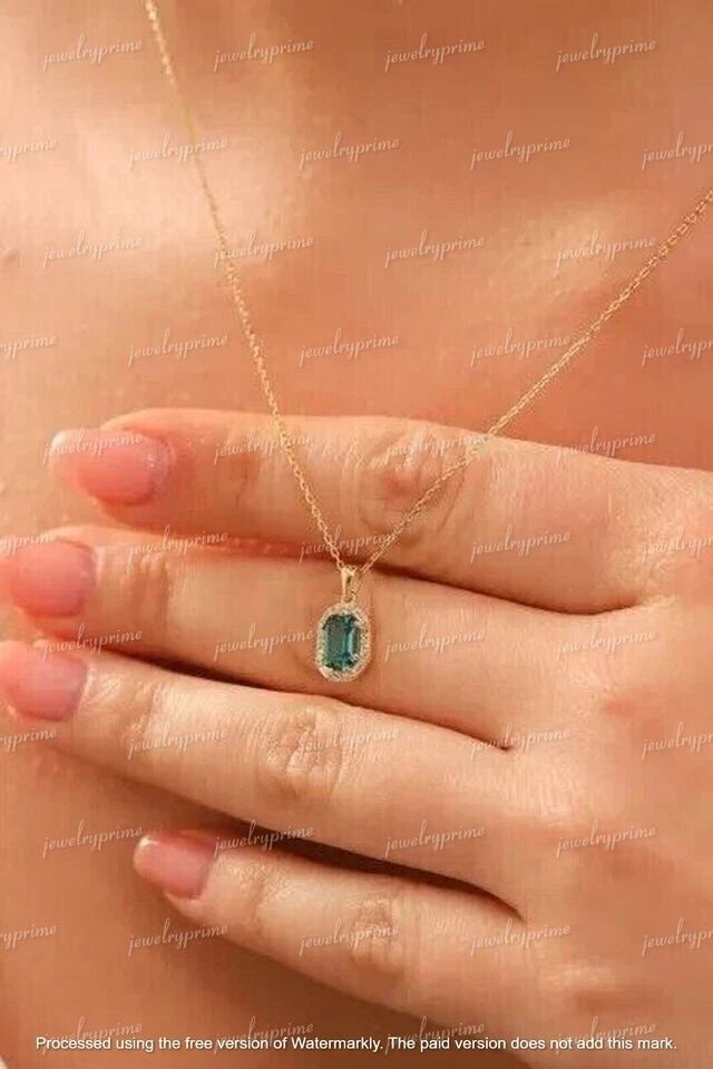 Emerald Cut Green Emerald 2Ct Lab Created Women’s Pendant 14K Yellow Gold Plated