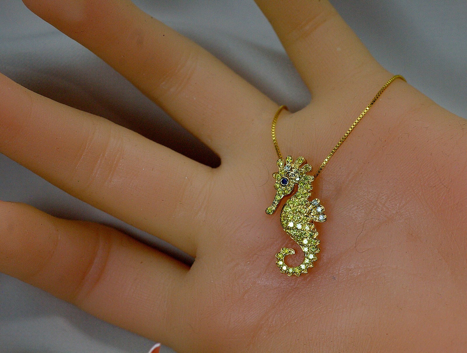 18k SEAHORSE PENDANT, RUBY, PINK BLUE SAPPHIRE, DIAMONDS, SEA LIFE