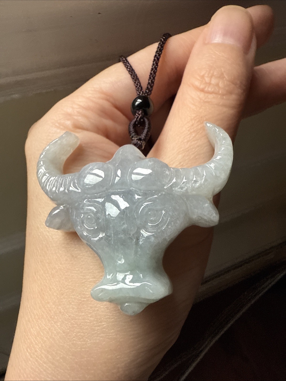 純天然翡翠A貨 untreated Myanmar Grade A Jadeite Jade 手工雕牛頭 Certified 淡底色