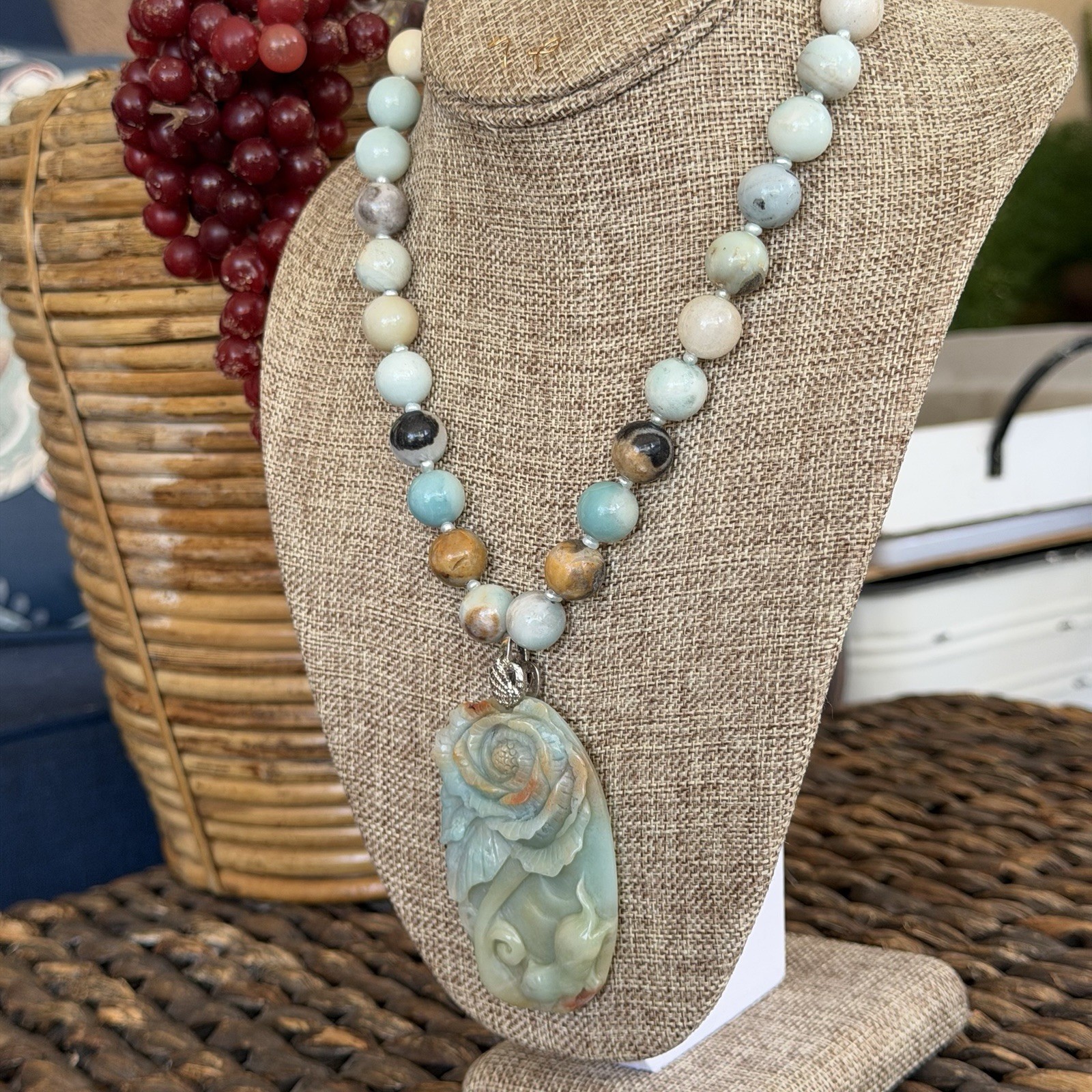 HAND CARVED AMAZONITE CAT & ROSE PENDANT NECKLACE EARRING SET WITH FANCY CLASP