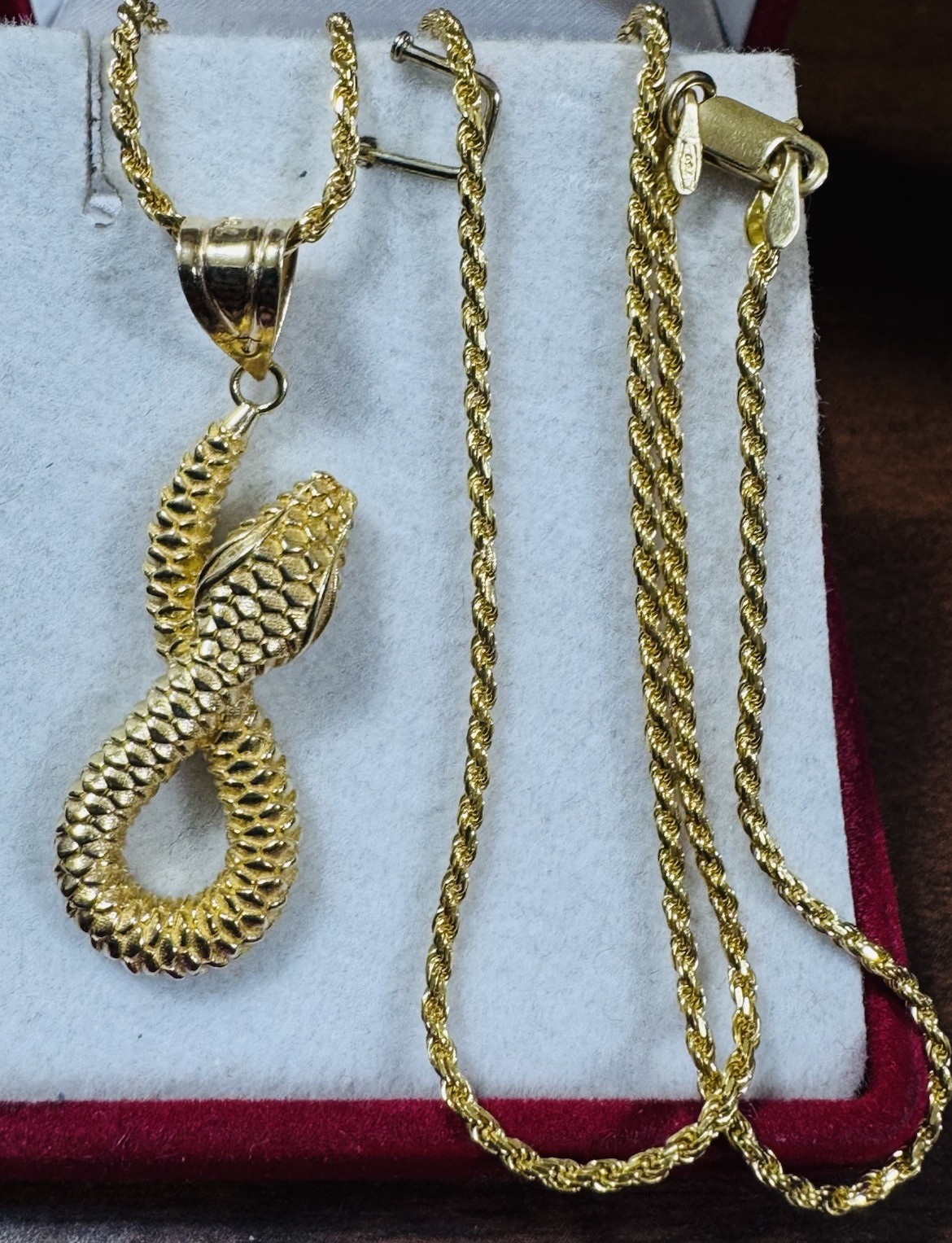 18K 750 Real Fine SAUDI Gold Gold Snake Set Necklace 15.6”/16” long 2mm 7.9g