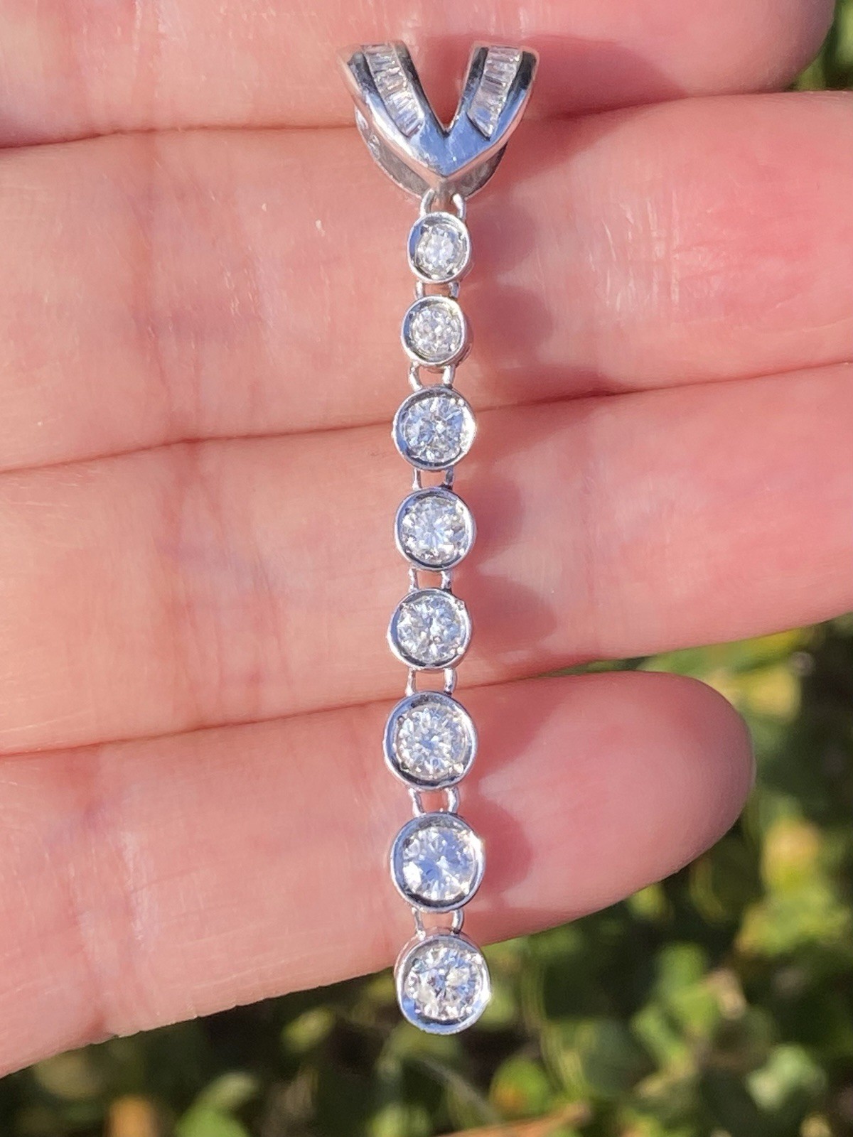 Beautiful Platinum 1.00CTW 100% Natural Diamond Drop Pendant
