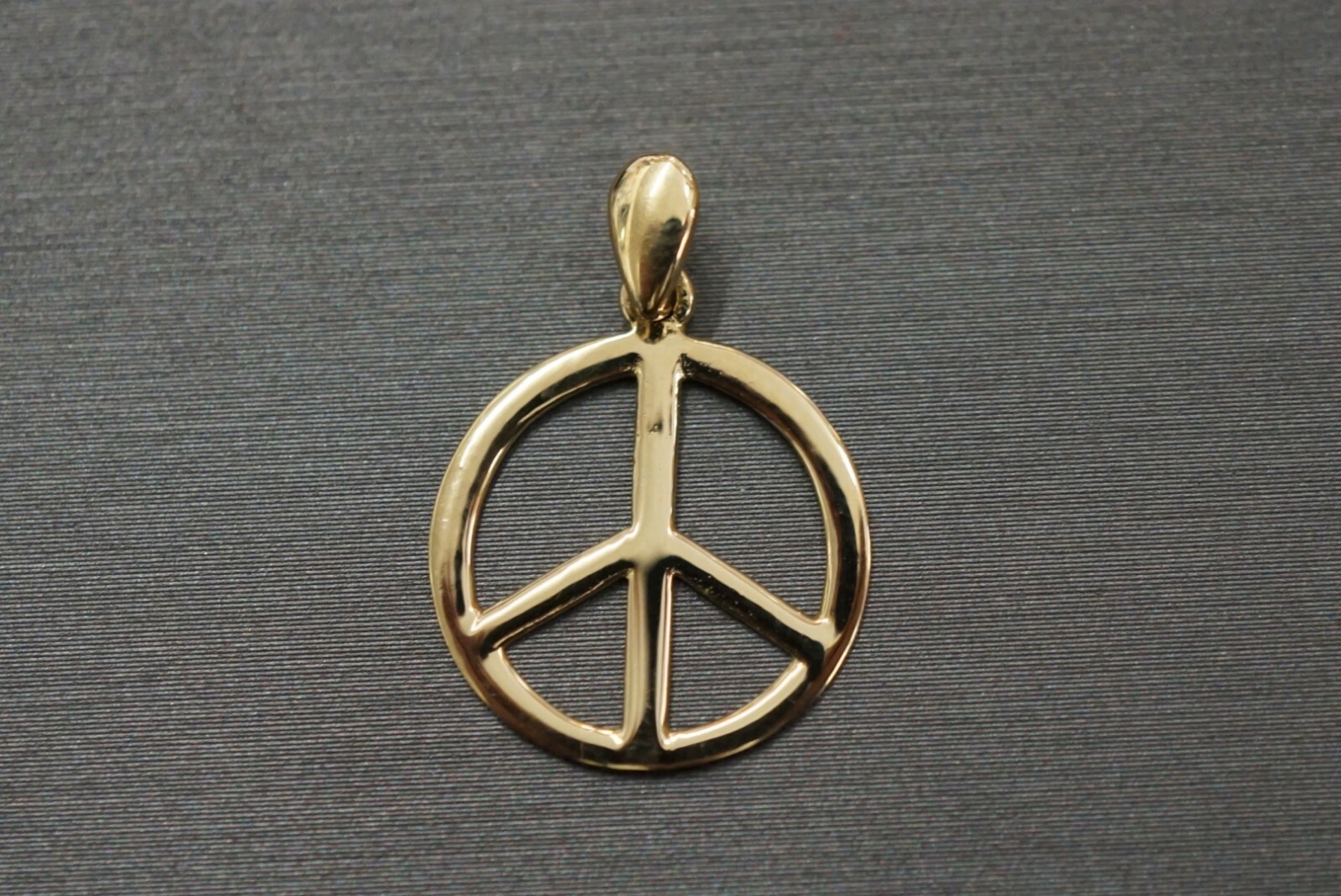 14K Solid Yellow Gold Polished 0.75″ Small Peace Sign Charm Pendant.