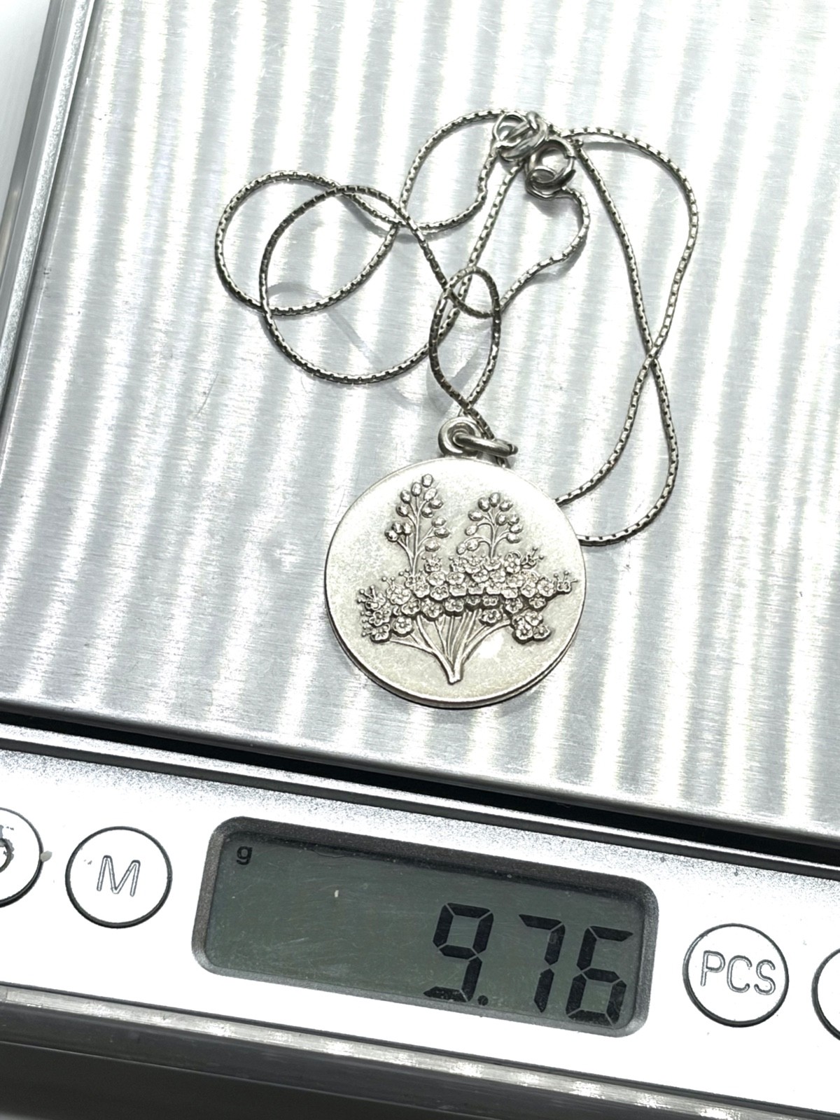 Vintage 1978 Sterling Silver Floral BouquetMedallion Pendant Necklace 9.7gr
