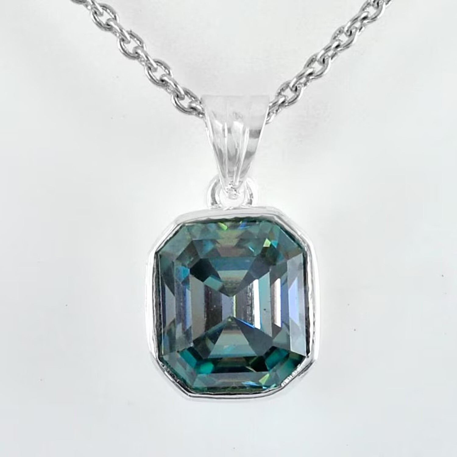 Solitaire Royal Blue Emerald Diamond Pendant 19.4Ct 925 Sterling Silver Luxury