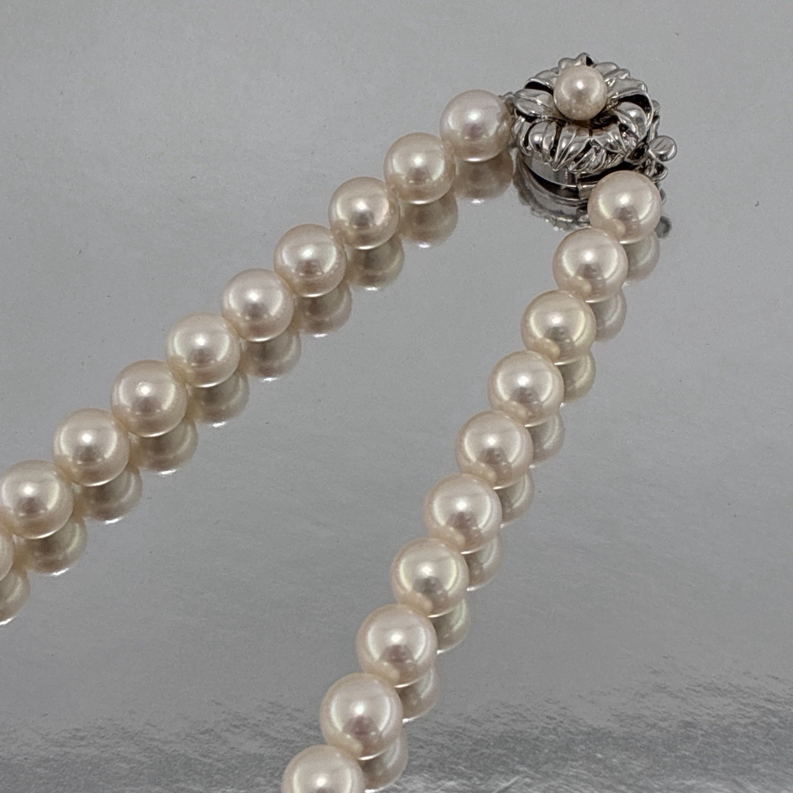 Hanadama 7.5-8mm Pearl Japanese Akoya White-Rose Necklace Silver 16.93″