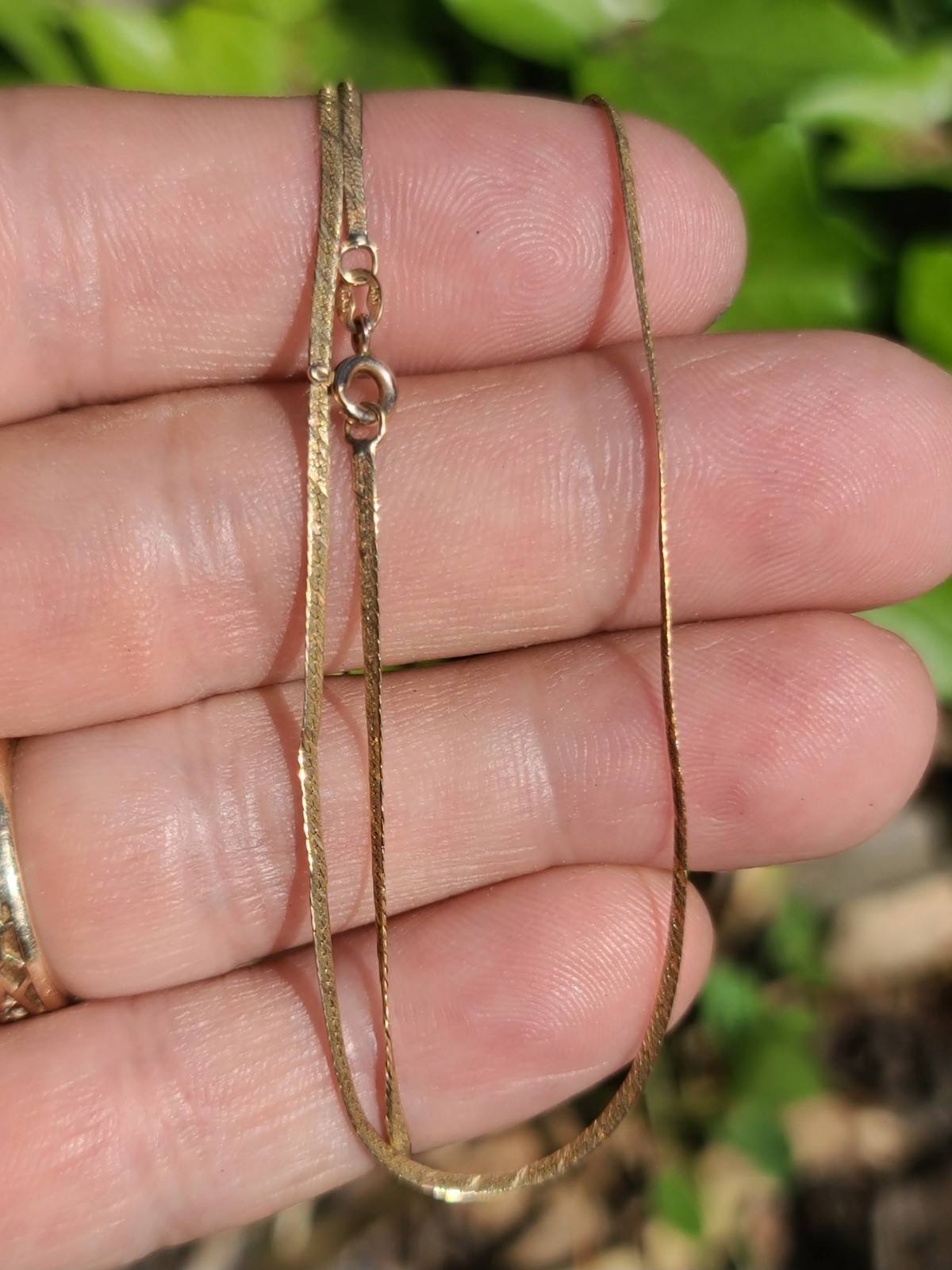 14k Solid Yellow Gold Herringbone Necklace 16″ x 1.4mm Italy Signed Kinks 1.82gr