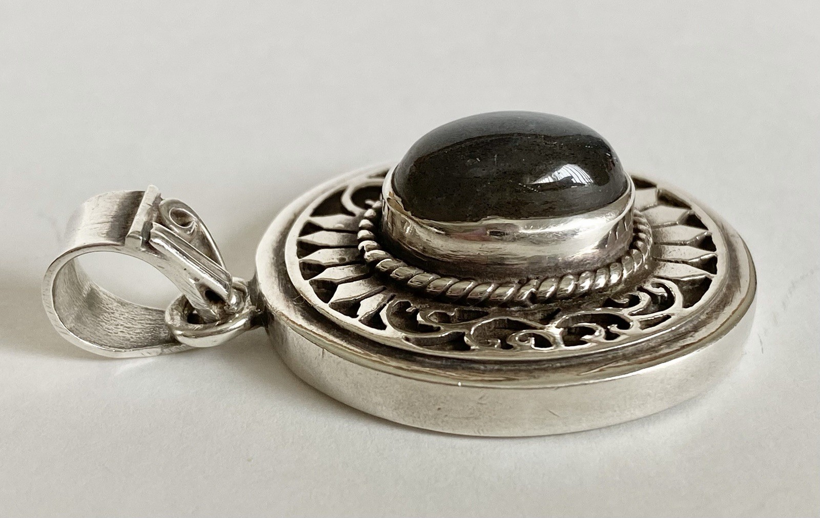 925 Sterling Silver Oval Pendant All Natural Labradorite Gemstone Artist Marked