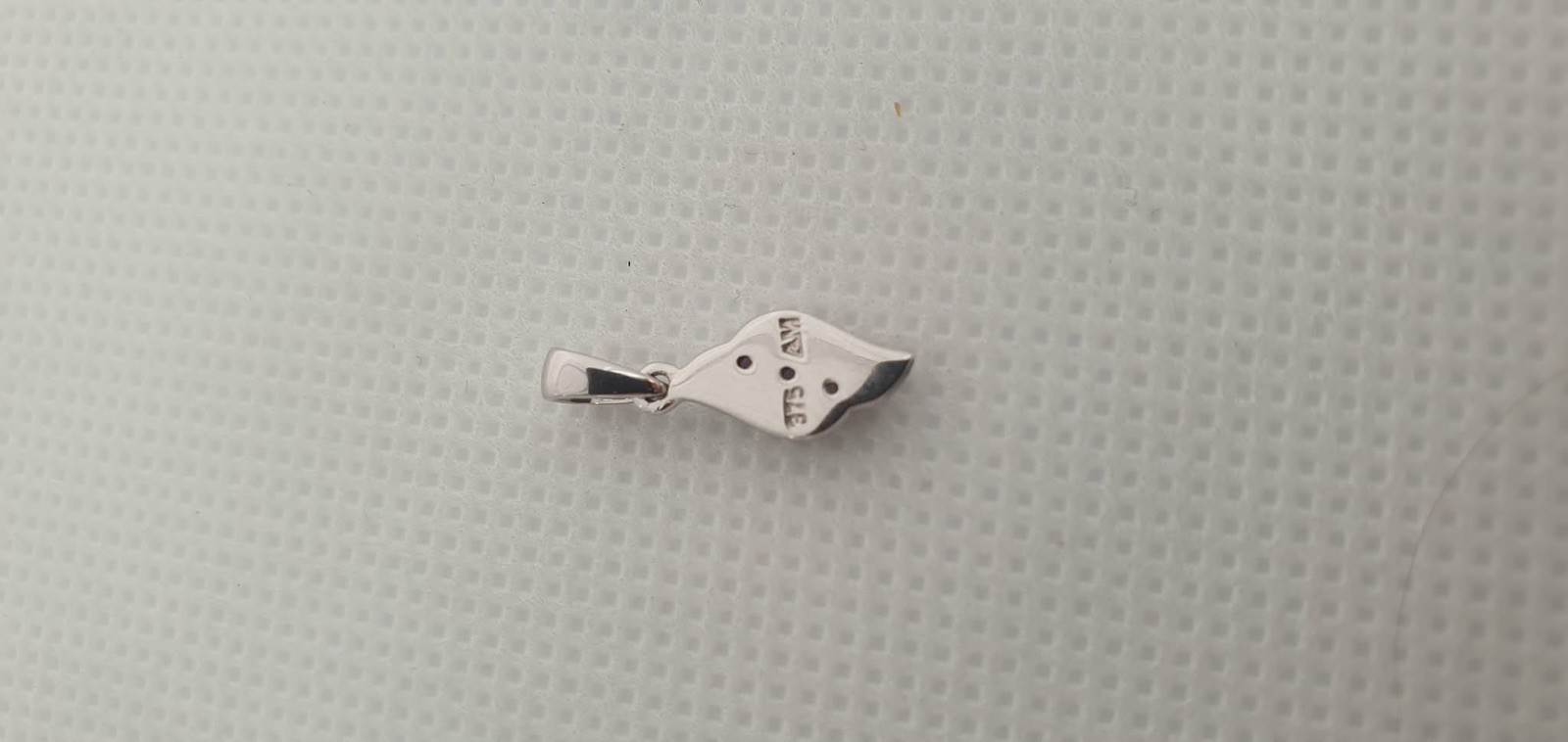 Tiny 9ct White Gold Sapphire & Diamond Pendant Vintage 0.74g