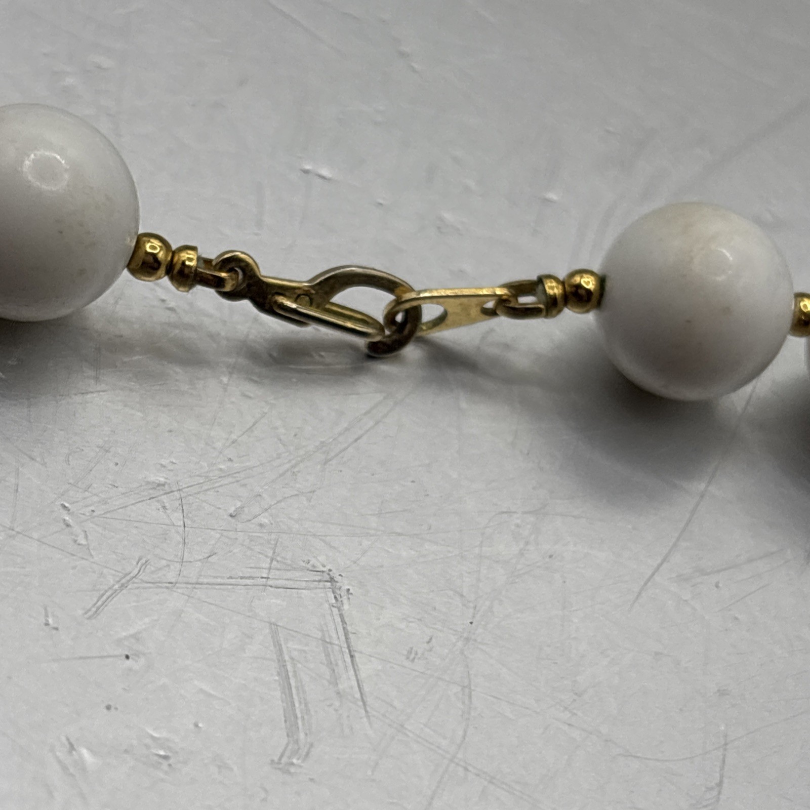 Vintage 16” Elegant White Plastic 1/2” Beads Retro MCM Fashionable Minimal #0