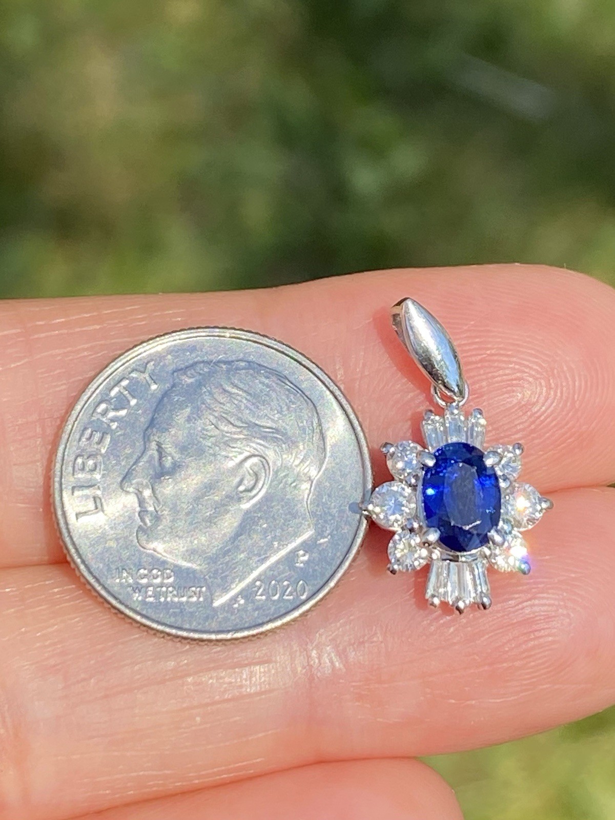 Beautiful 1.16CTW 100% Natural Quality Sapphire & VS Diamond Platinum Pendant