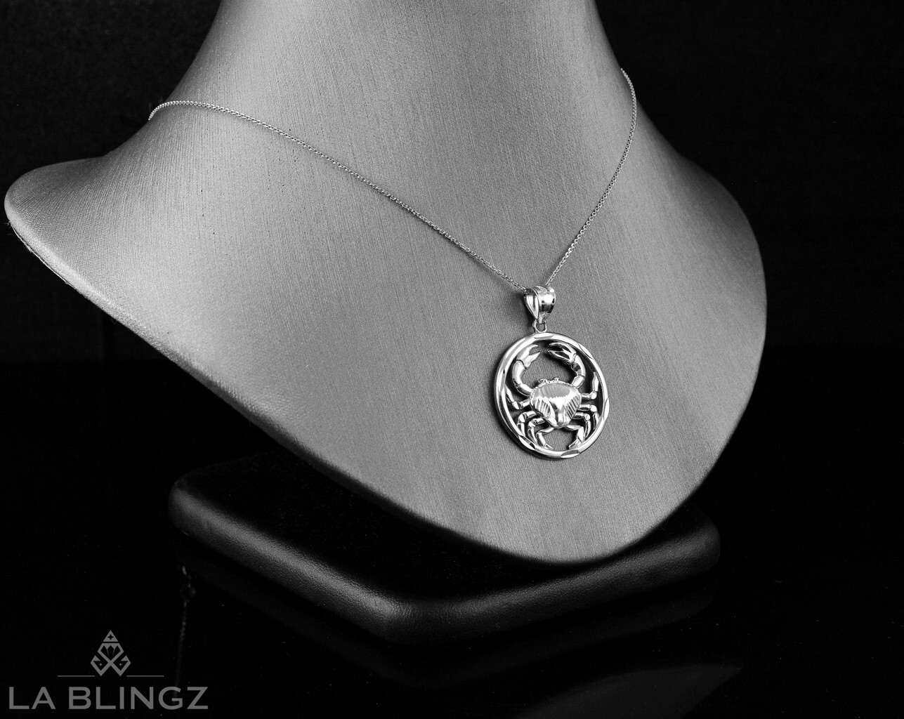 Cancer Zodiac Gold Crab Pendant – Diamond-Cut Round Necklace in 10k & 14k