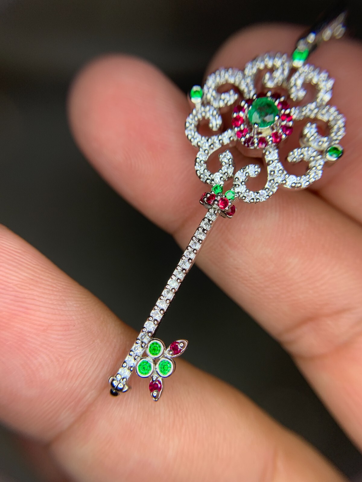 Natural Emerald From Punjshir Aghanistan In Key Necklace In 925 Sterling SIlver