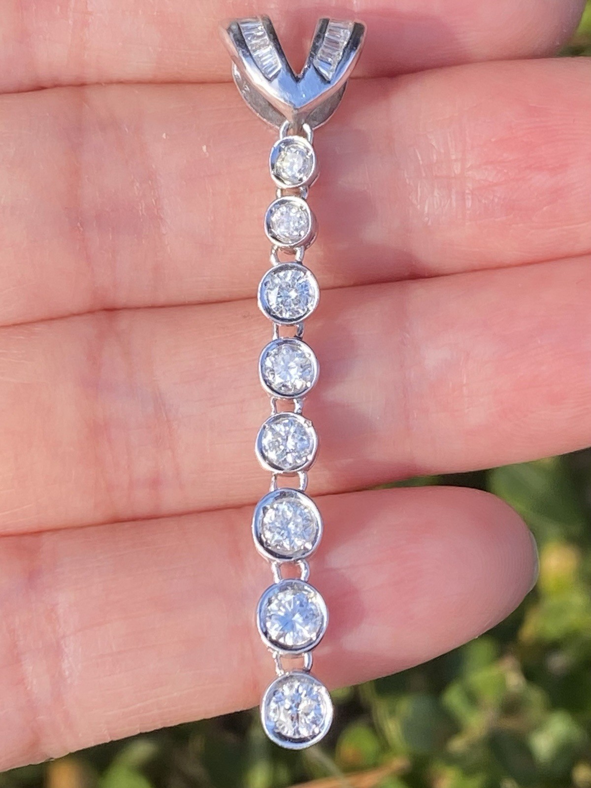 Beautiful Platinum 1.00CTW 100% Natural Diamond Drop Pendant