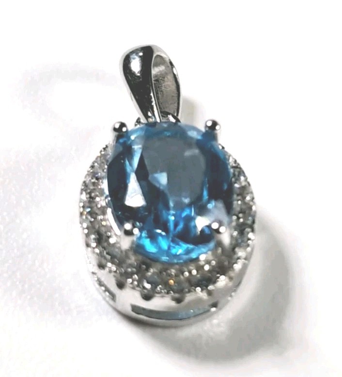 925 Sterling Silver NATURAL Blue Topaz Pendant Necklace PEN66