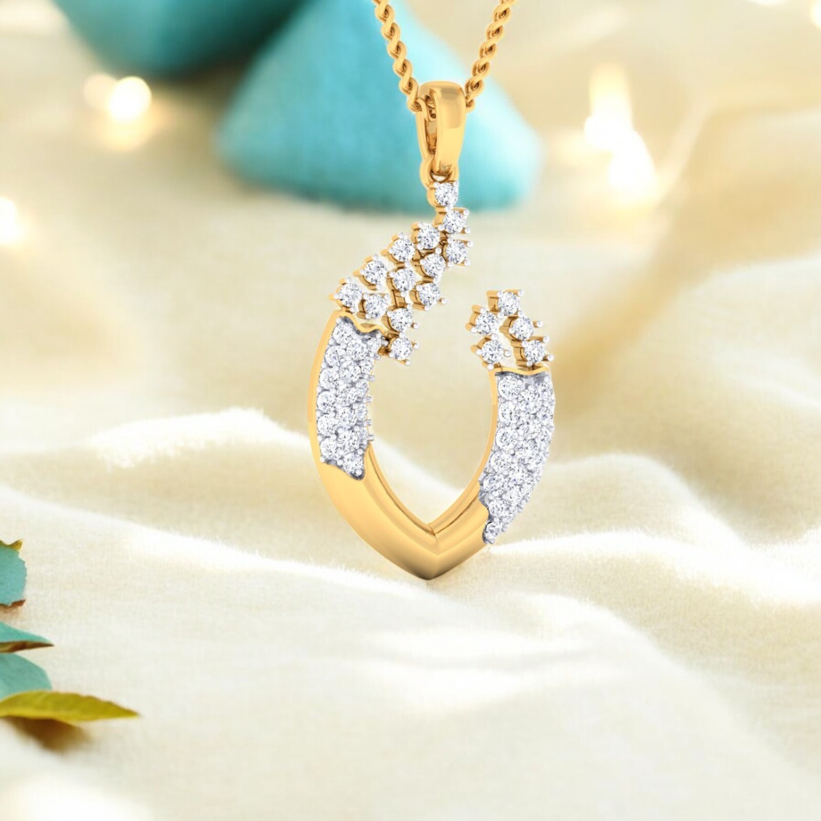 Dazzling 0.66 Cts F/VS1 Round Brilliant Cut Diamonds Necklace in 14K Yellow Gold