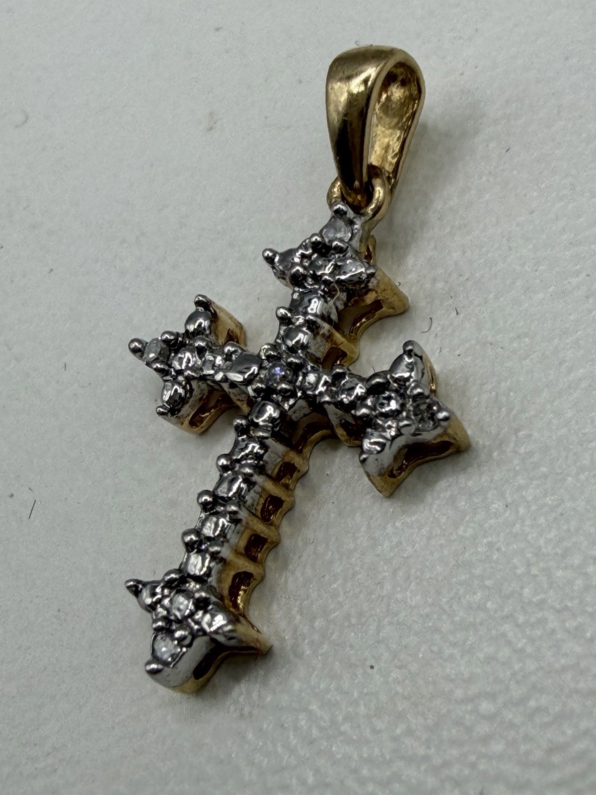 Vintage 10K Yellow Gold & Diamond 3 Point Greek Celtic Cross Pendant