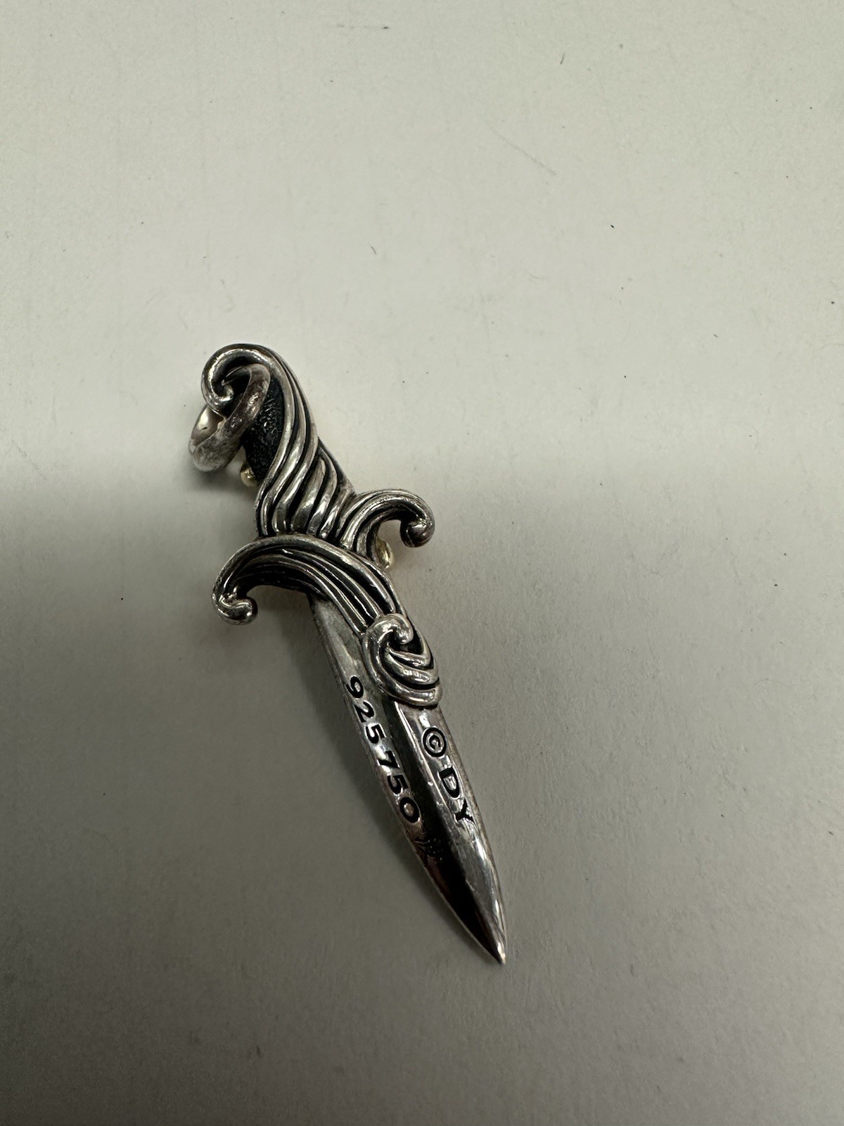 David Yurman Waves 18k Dagger Amulet 44mm