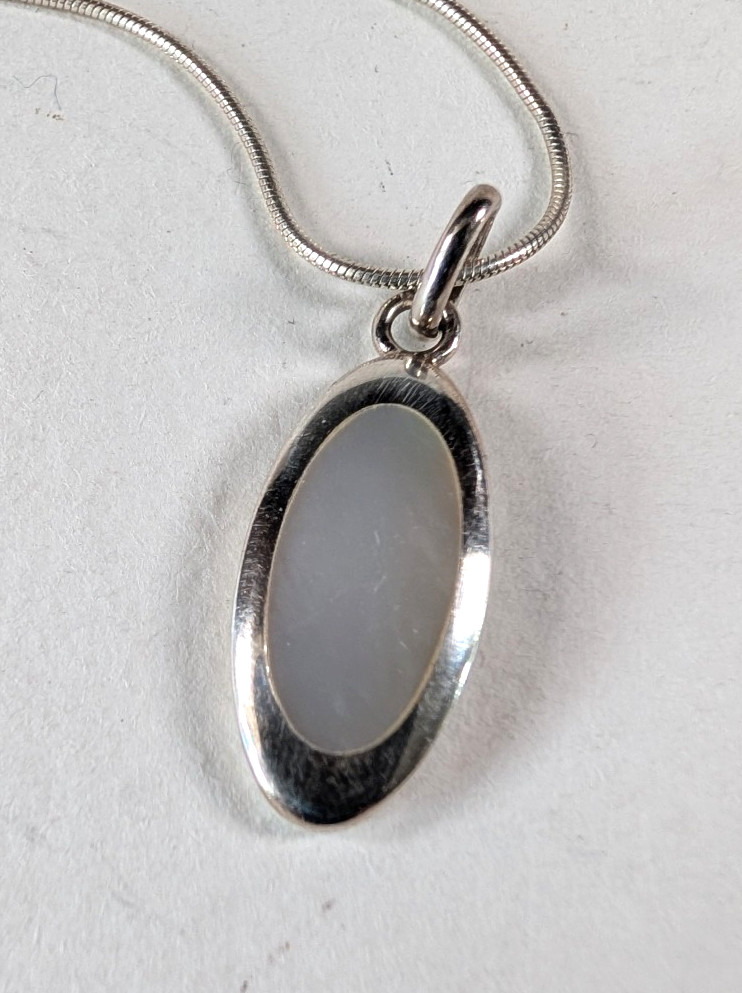 Vintage Silver 925 Mother of Pearl Pendant / Snake Chain Necklace 40cm