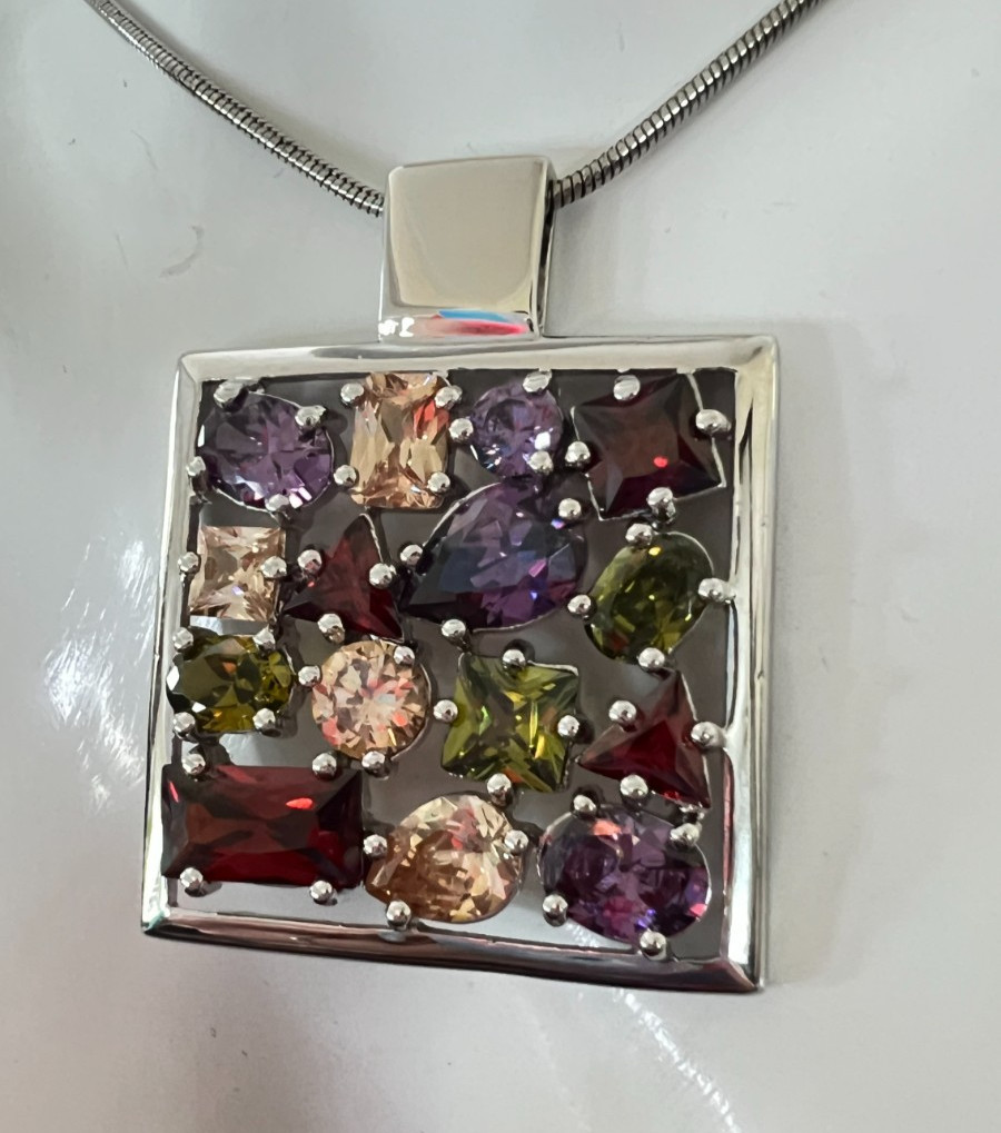 Michael H Jewelry – Multi-Color Gemstone 1.5″ Pendant (VINTAGE)