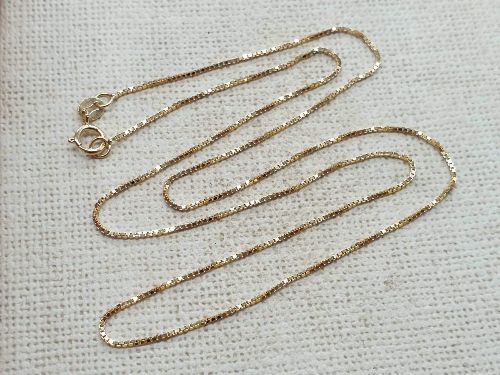 18ct Yellow Gold Box Chain 18K 750 Fine 0.9mm High Polished Chain Necklace 16″