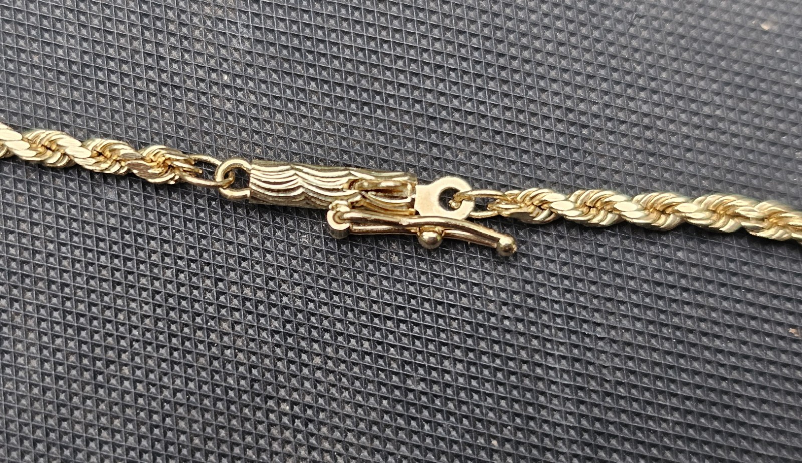 18″ diamond cut rope chain necklace 14K yellow gold 3.4 grams 1.7mm 3.4 grams