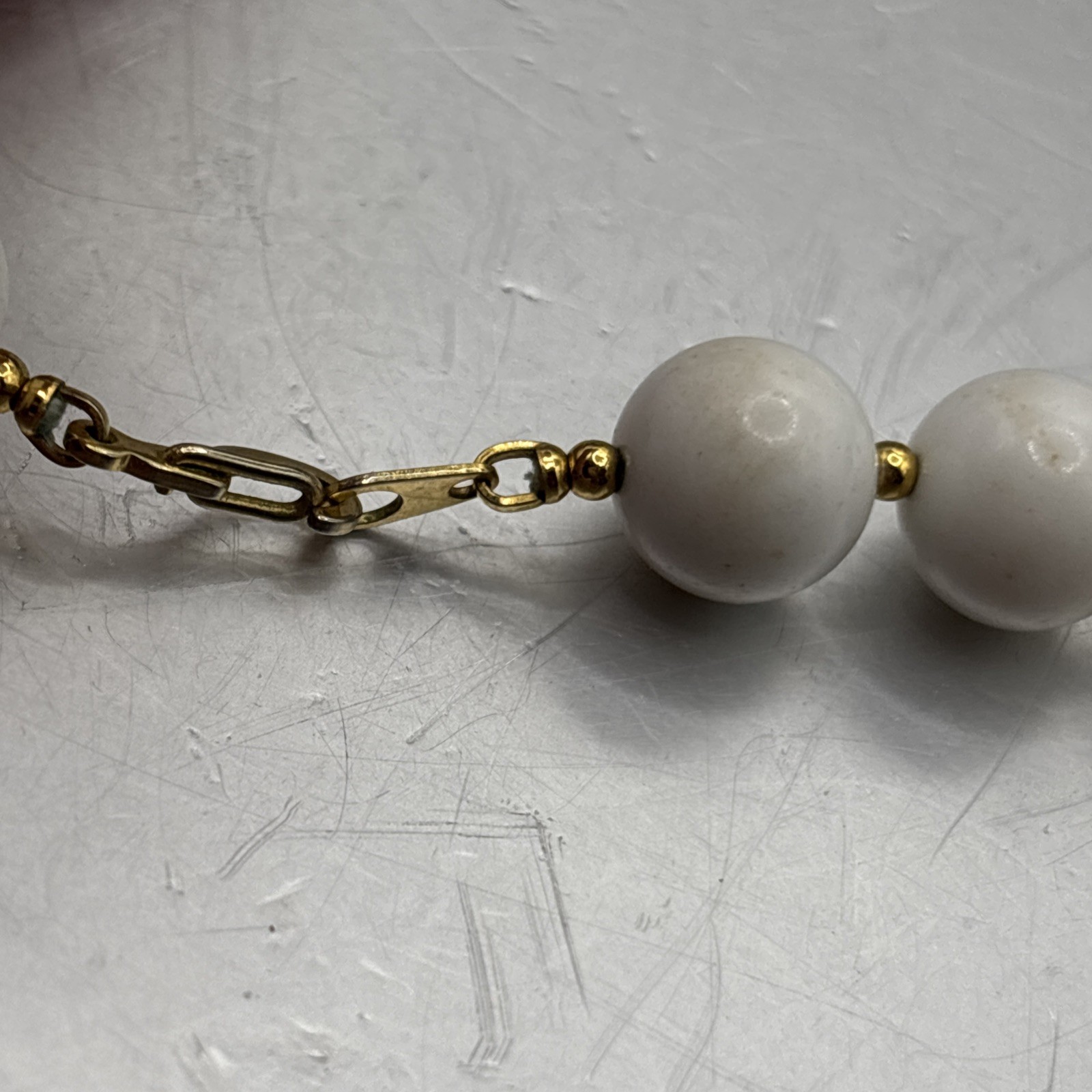 Vintage 16” Elegant White Plastic 1/2” Beads Retro MCM Fashionable Minimal #0