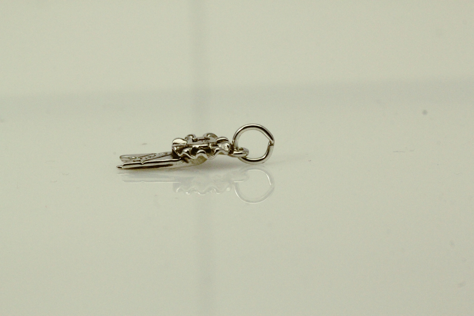 925 Sterling Silver 1st Place Ribbon Charm or Pendant 2.1 Grams (PEN9092)